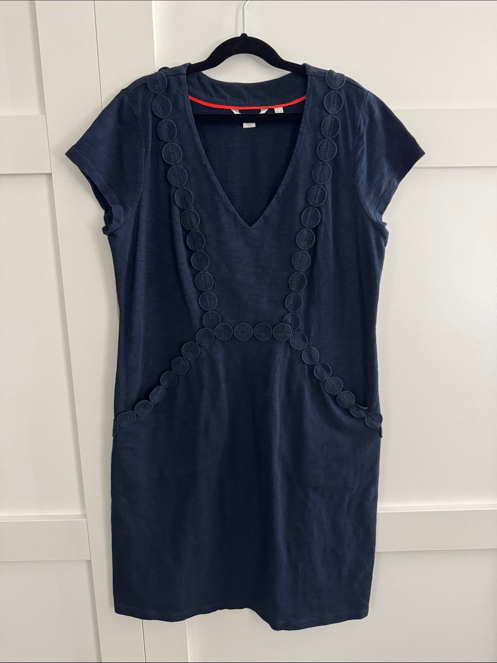 Boden Navy V‑Neck Short Sleeve Dress with Circular Trim